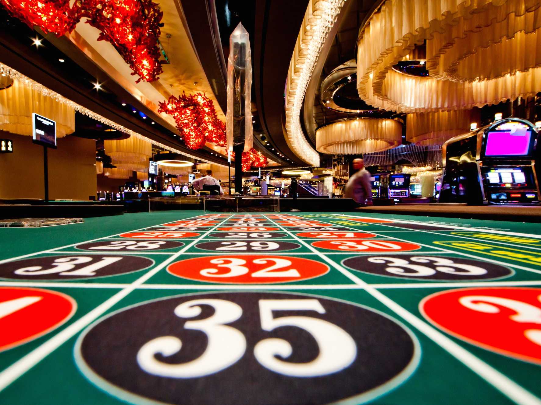 Blackjack Stratejileri: Temel Davranışlar ve İleri Teknikler
