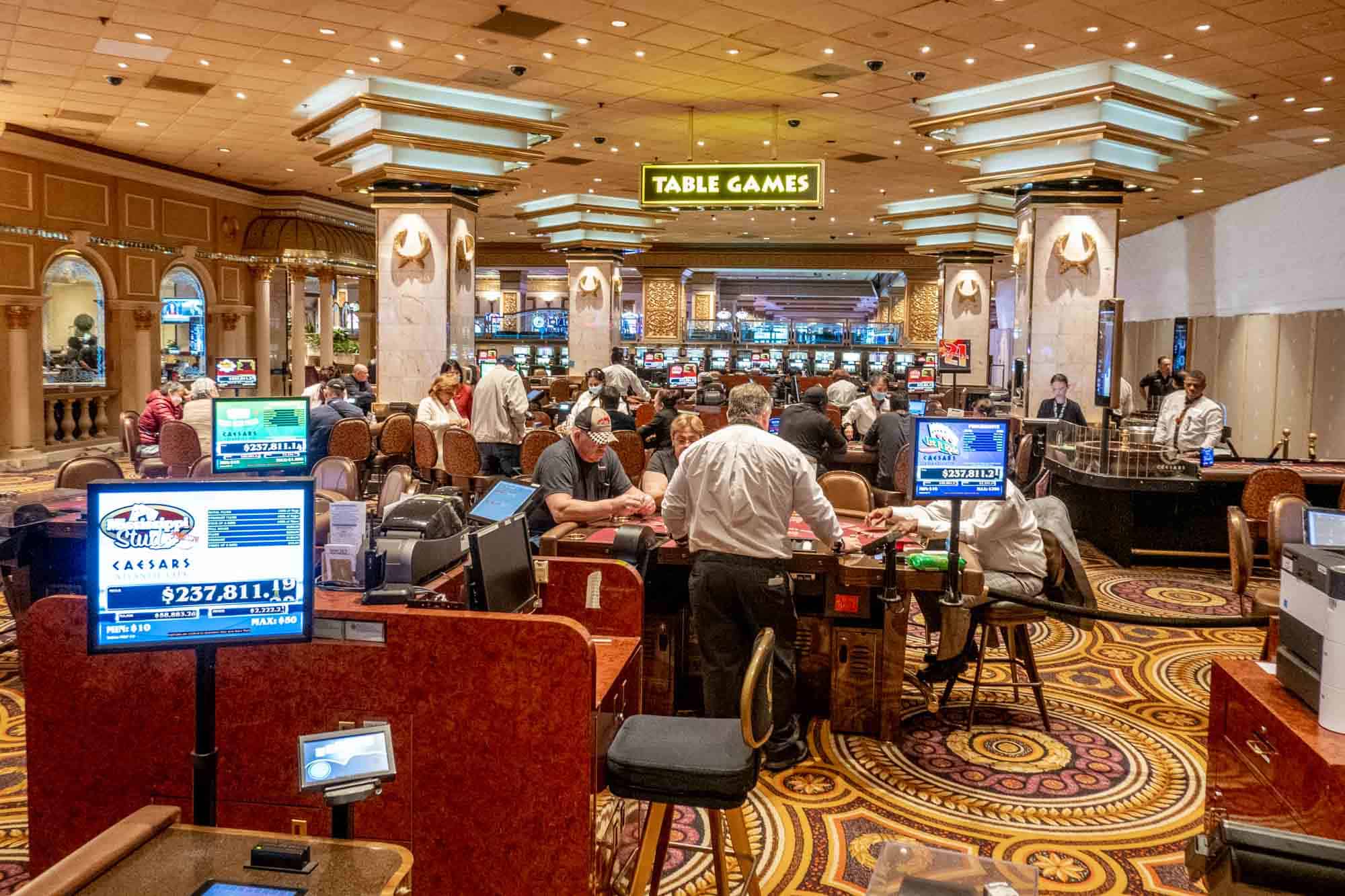 Poker Elleri Nasıl Değerlendirilir? Stratejiler ve İpuçları